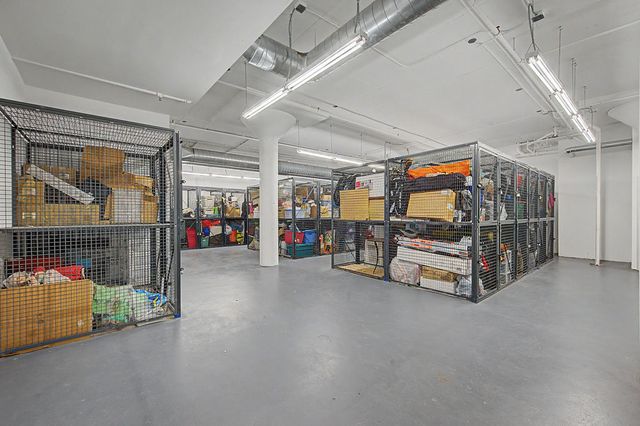 2323 W Pershing Road 519, Chicago, IL 60609