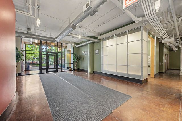 2323 W Pershing Road 519, Chicago, IL 60609
