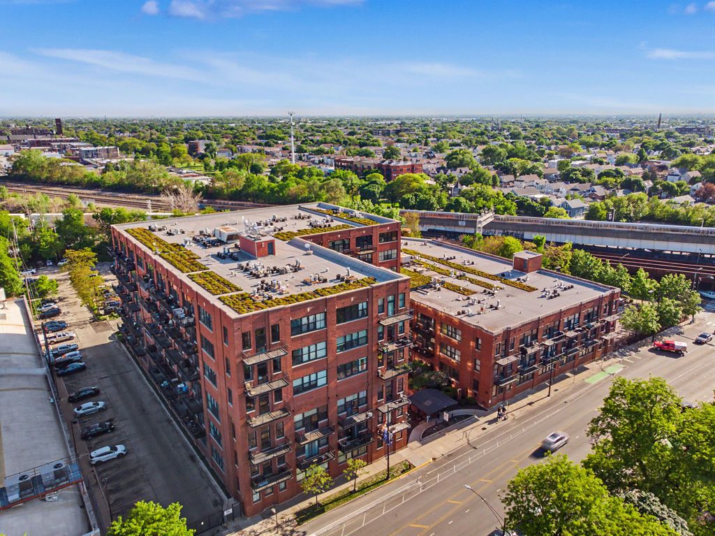 2323 W Pershing Road 519, Chicago, IL 60609