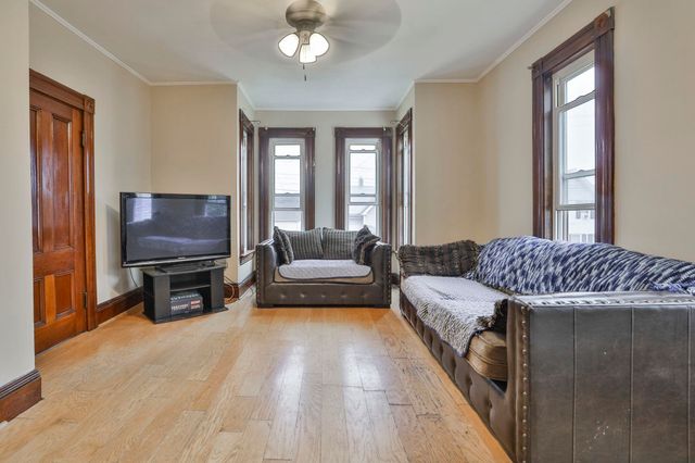 516 Lake Avenue, Manchester, NH 03103