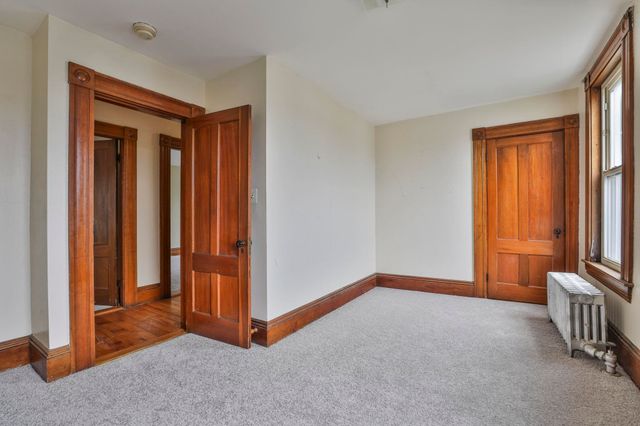 516 Lake Avenue, Manchester, NH 03103