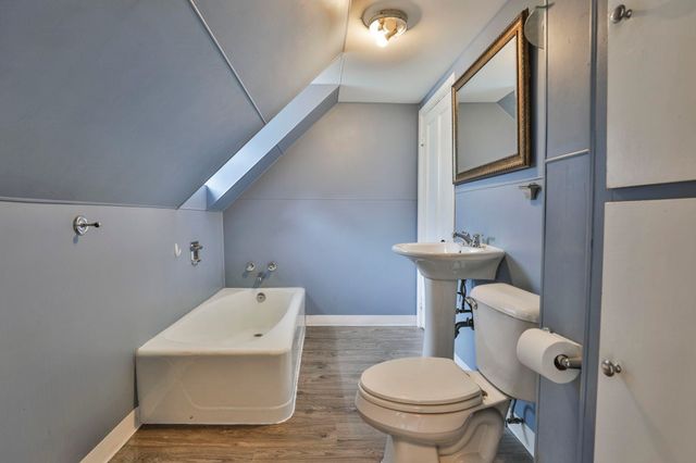 516 Lake Avenue, Manchester, NH 03103
