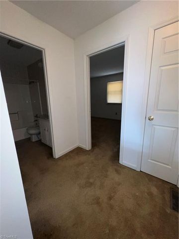 1057 Rock Knoll Court, Winston-salem, NC 27107