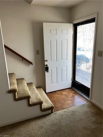 1057 Rock Knoll Court, Winston-salem, NC 27107