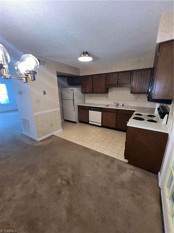 1057 Rock Knoll Court, Winston-salem, NC 27107