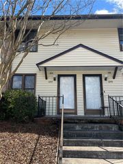 1057 Rock Knoll Court, Winston-salem, NC 27107