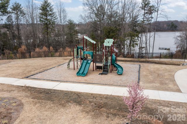 131 Reids Cove Drive, Mooresville, NC 28117