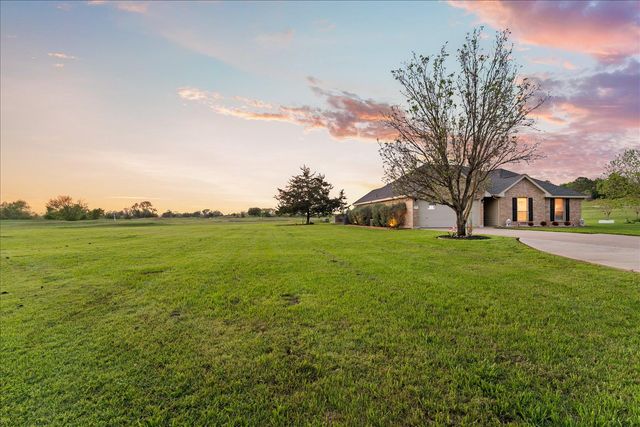 125 Fairway CT, Bastrop, TX 78602