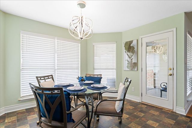 125 Fairway CT, Bastrop, TX 78602