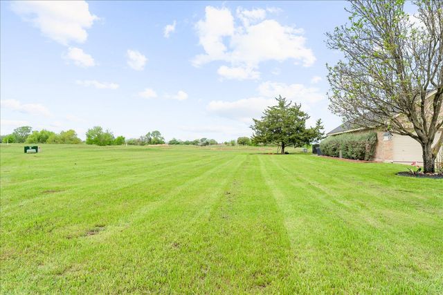 125 Fairway CT, Bastrop, TX 78602