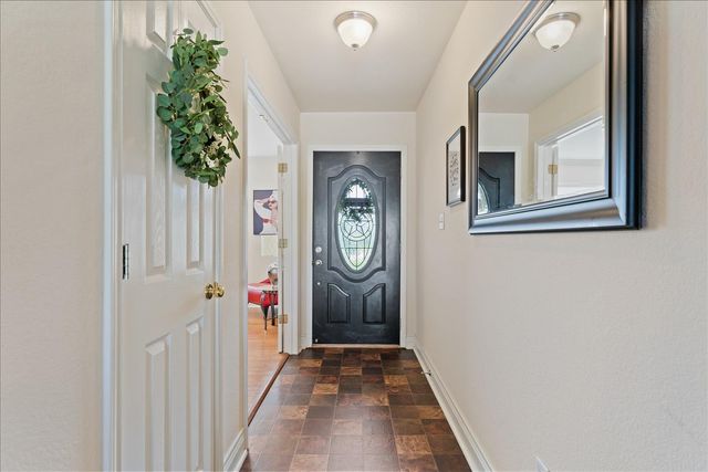 125 Fairway CT, Bastrop, TX 78602