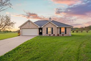 125 Fairway CT, Bastrop, TX 78602