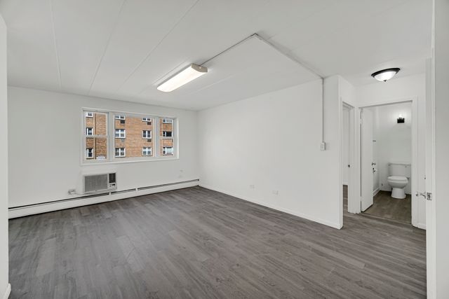 6160 N DAMEN Avenue 209, Chicago, IL 60659