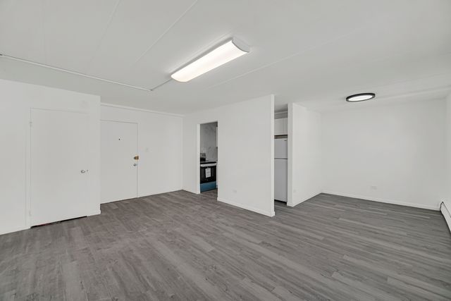6160 N DAMEN Avenue 209, Chicago, IL 60659