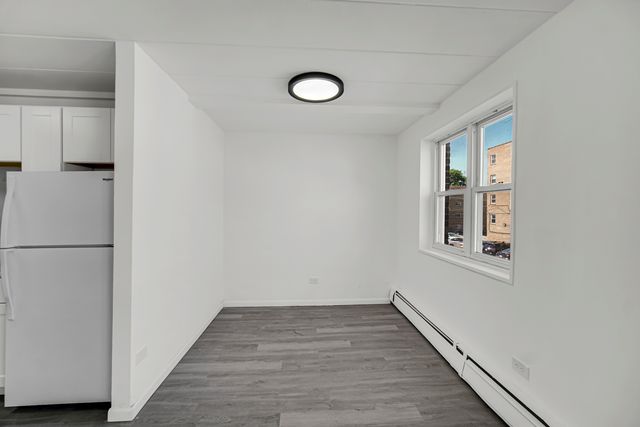 6160 N DAMEN Avenue 209, Chicago, IL 60659