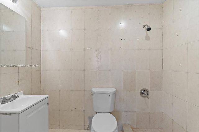 2735 W 60th Pl 204, Hialeah, FL 33016