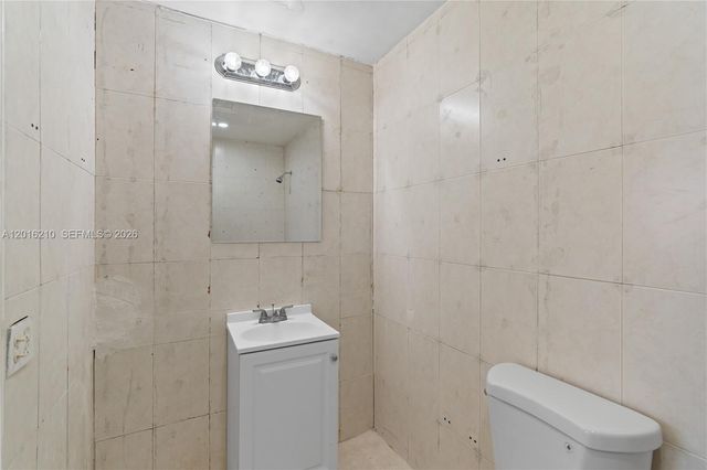 2735 W 60th Pl 204, Hialeah, FL 33016