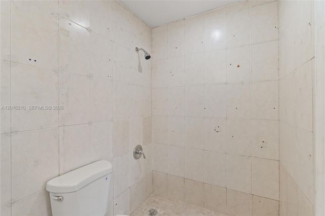 2735 W 60th Pl 204, Hialeah, FL 33016