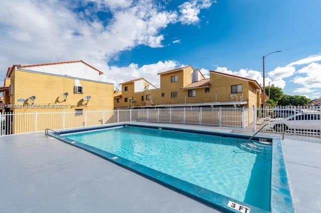 2735 W 60th Pl 204, Hialeah, FL 33016