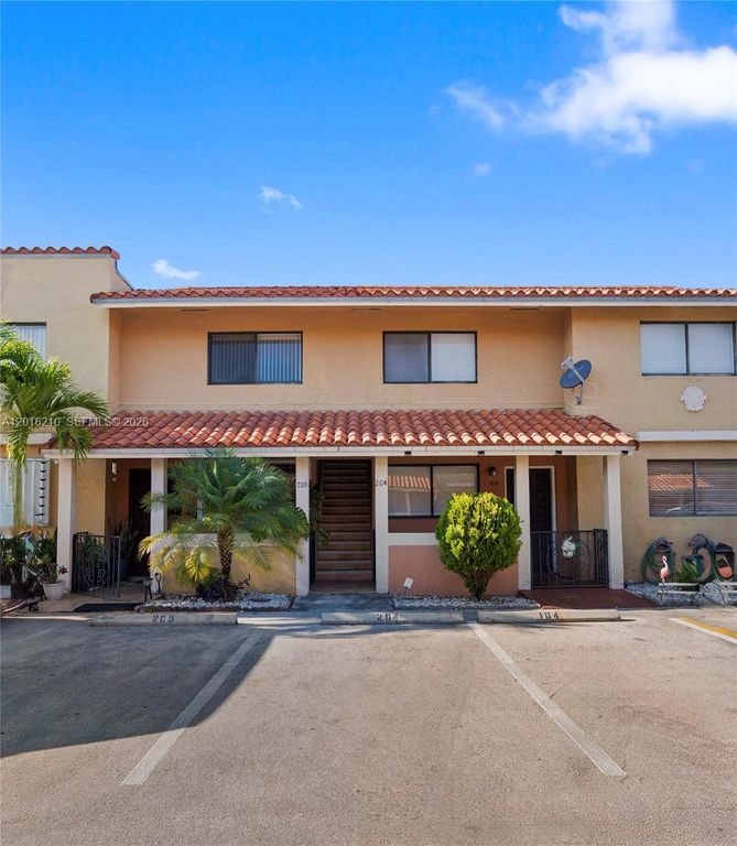 2735 W 60th Pl 204, Hialeah, FL 33016