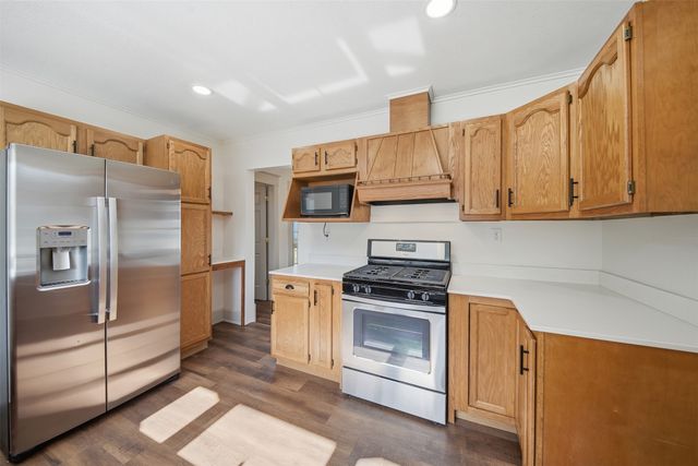 2715 Logan Avenue, Des Moines, IA 50317