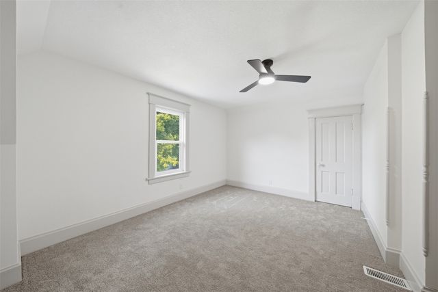 2715 Logan Avenue, Des Moines, IA 50317