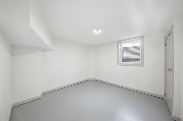 2715 Logan Avenue, Des Moines, IA 50317