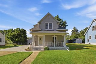 2715 Logan Avenue, Des Moines, IA 50317