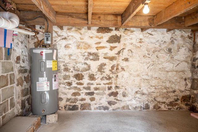 607 N Main Street, Necedah, WI 54646