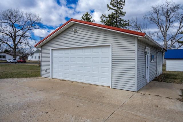 607 N Main Street, Necedah, WI 54646