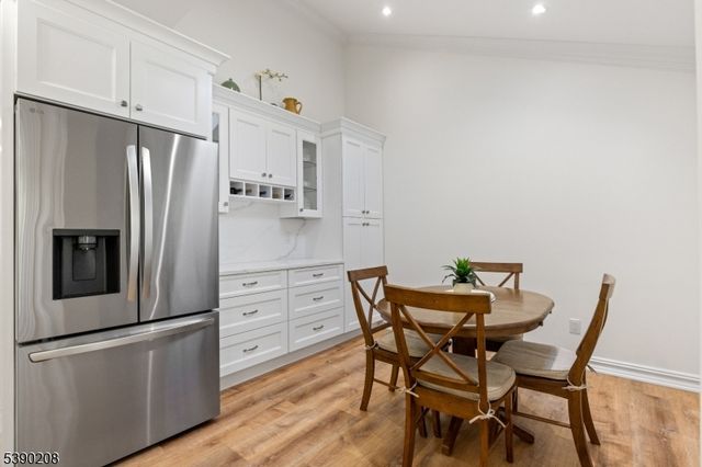 1 Bentley Dr, Franklin Lakes Boro, NJ 07417