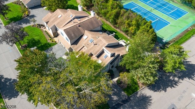 1 Bentley Dr, Franklin Lakes Boro, NJ 07417