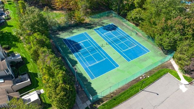 1 Bentley Dr, Franklin Lakes Boro, NJ 07417