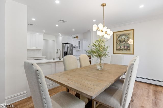 1 Bentley Dr, Franklin Lakes Boro, NJ 07417