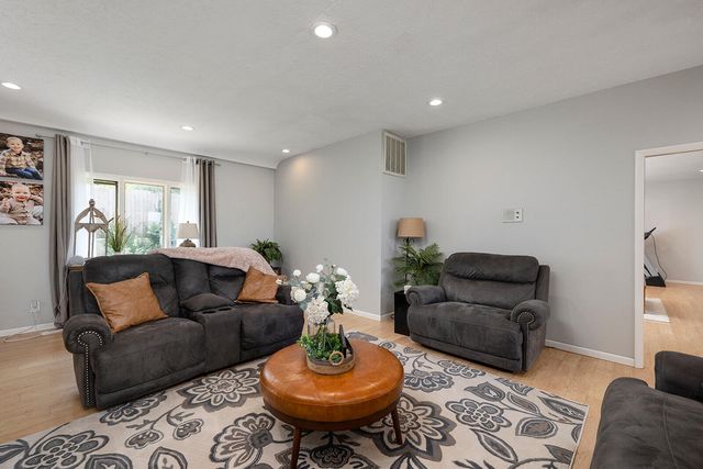 507 Oak Street, Urbana, MO 65767