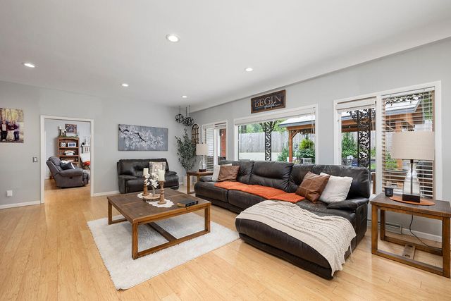 507 Oak Street, Urbana, MO 65767