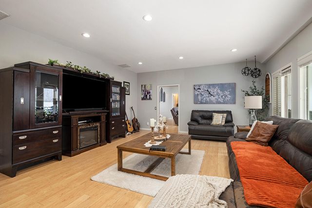 507 Oak Street, Urbana, MO 65767