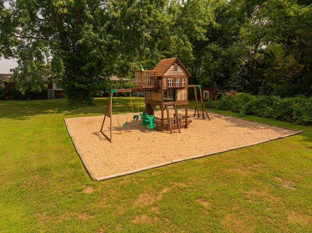 507 Oak Street, Urbana, MO 65767