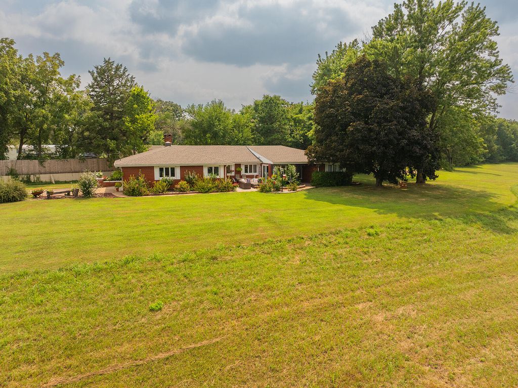 507 Oak Street, Urbana, MO 65767