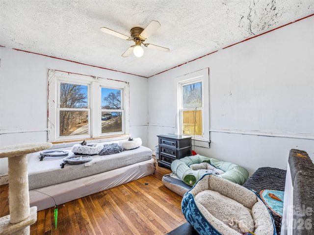 800 Murray Road, Canton, NC 28716