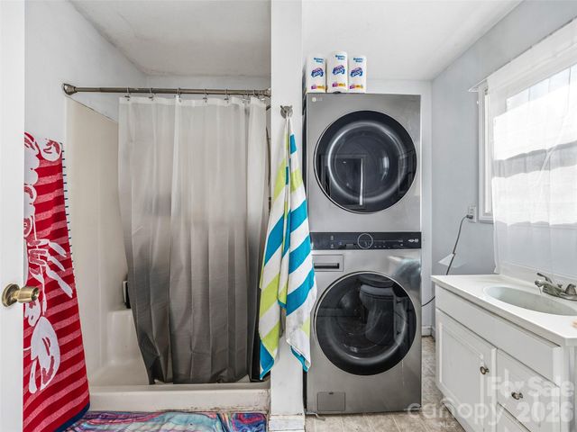 800 Murray Road, Canton, NC 28716