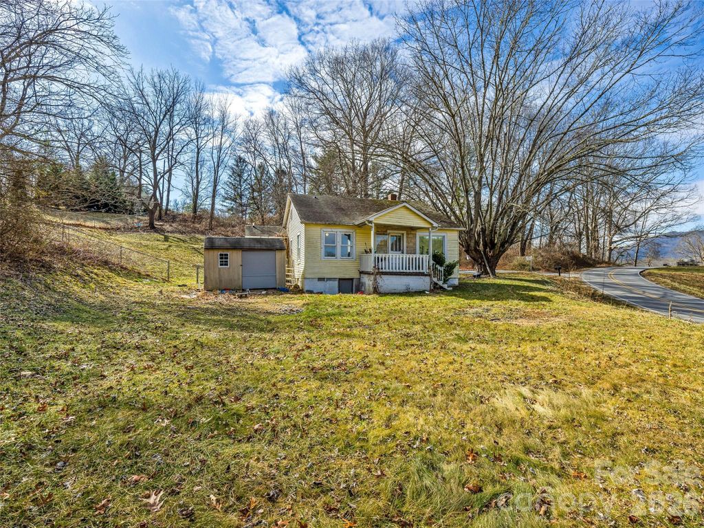 800 Murray Road, Canton, NC 28716