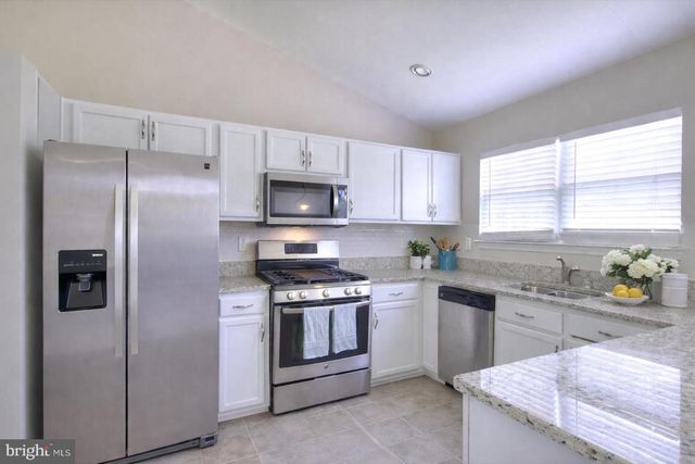 1815 GOULD DR, District Heights, MD 20747