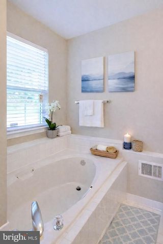 1815 GOULD DR, District Heights, MD 20747