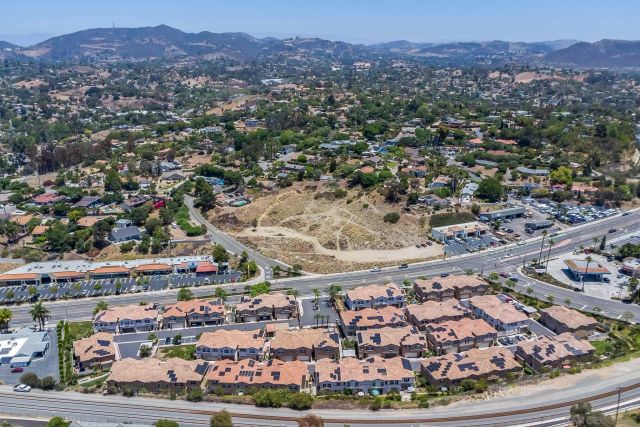 1357 Palo Verde Way, Vista, CA 92083