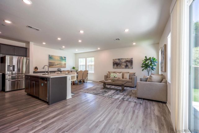 1357 Palo Verde Way, Vista, CA 92083