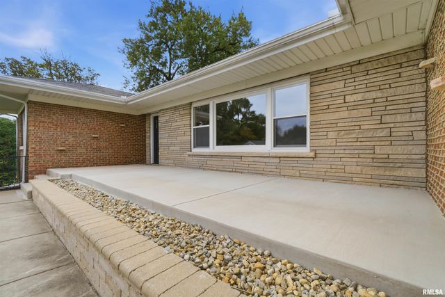 502 W CRESTWOOD Drive, Peoria, IL 61614