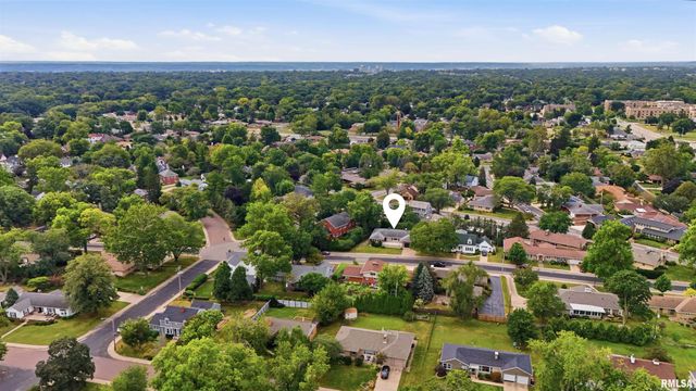 502 W CRESTWOOD Drive, Peoria, IL 61614