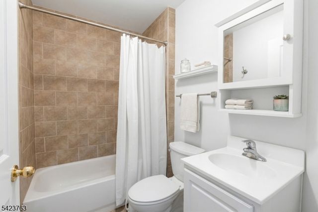 30 Mountain Ave 11, Paterson City, NJ 07501