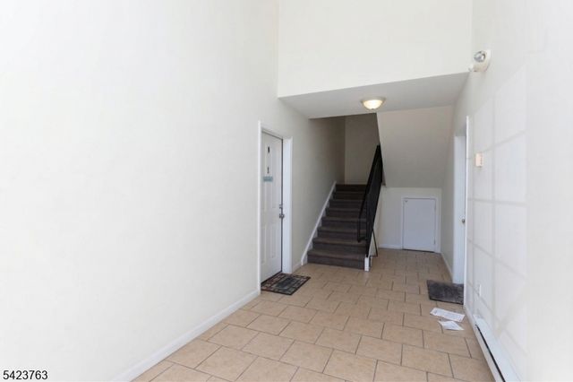 30 Mountain Ave 11, Paterson City, NJ 07501